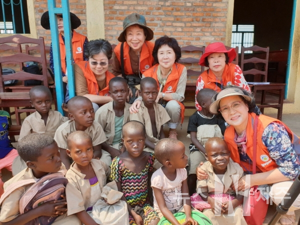 최정숙을기리는모임들, 아프리카 부룬디 방문