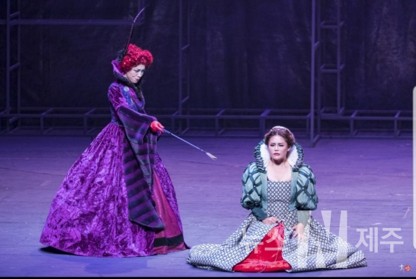 오페라 ‘마리아 스투아르다’가  22일부터 24일까지 서울 예술의전당 오페라극장에서 국내 초연으로 올려졌다.