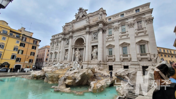 자연과 예술의 결합, 트레비 분수(Fontana di Trevi)