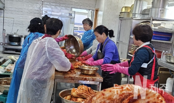 신양리부녀회, 마을 어르신께 국수‧김치 나눔 행사 개최