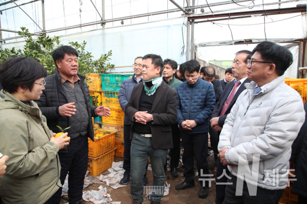 김경학 도의회 의장, 외국인 계절근로자 근무현장 방문