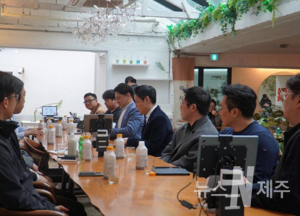 더불어민주당 김한규 제주시을 국회의원 후보가 24일(일) 제주의 청년 창업가들을 만났다.