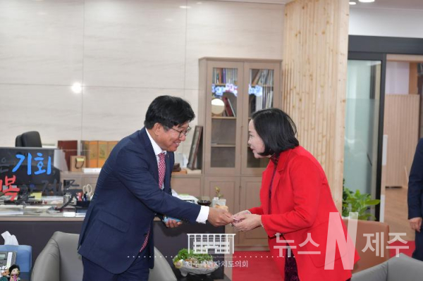 김경학 의장, 베트남 응우엔 티 탕 국회상임위원과 면담