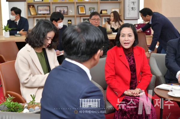 김경학 의장 베트남 응우엔 티 탕 국회 상임위원과 면담- 의장실